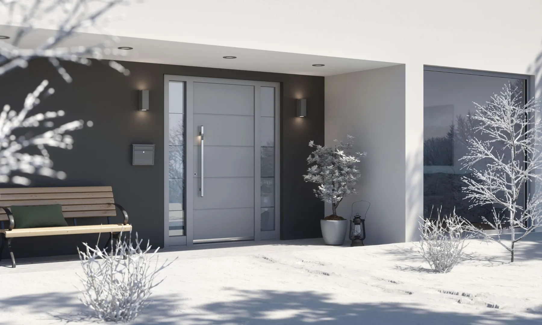 Inotherm-Haustür mit zwei Seitenteilen an einem Hauseingang